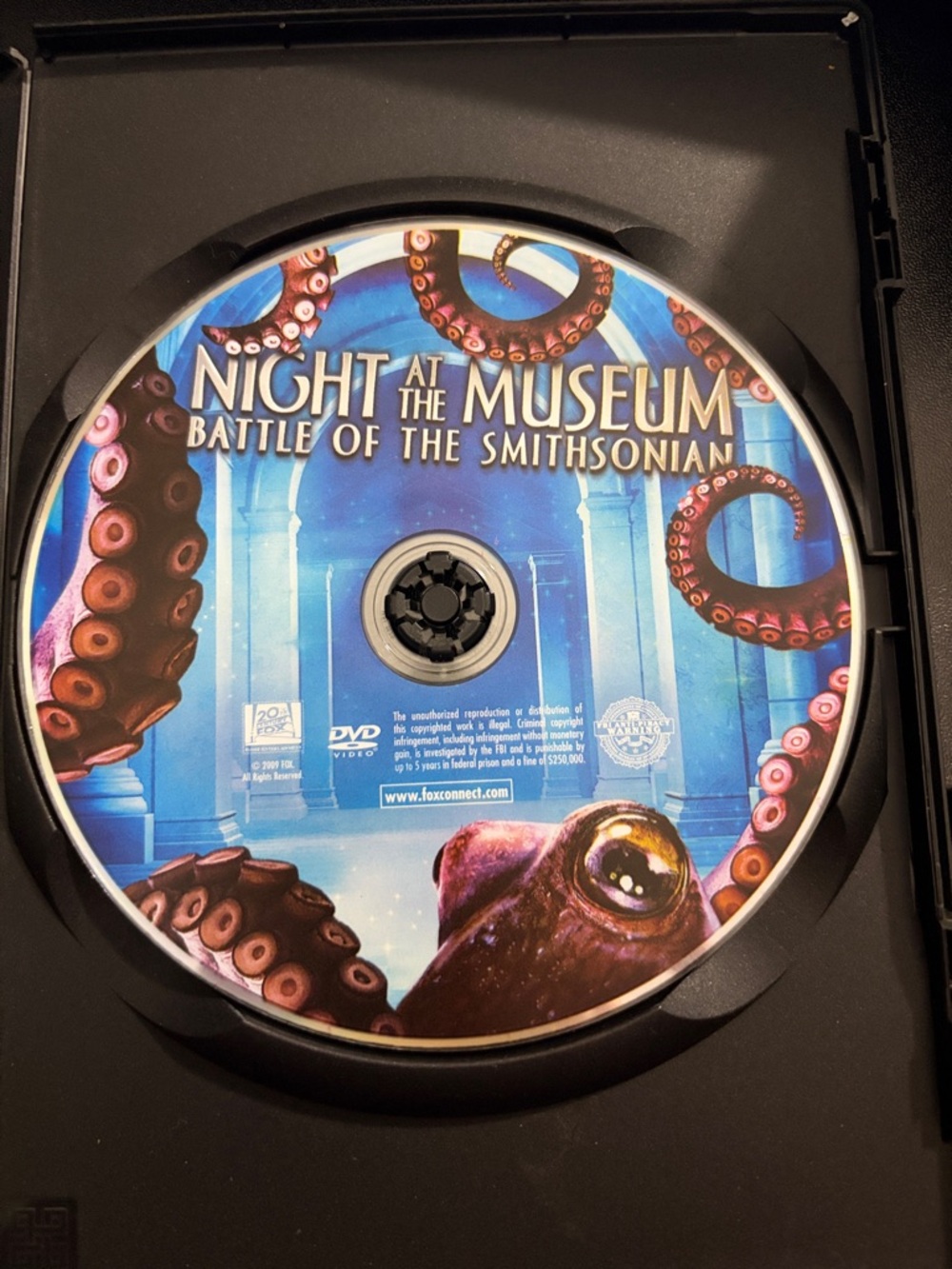 Night at the Museum: Battle of the Smithsonian DVD — Blue Artwork